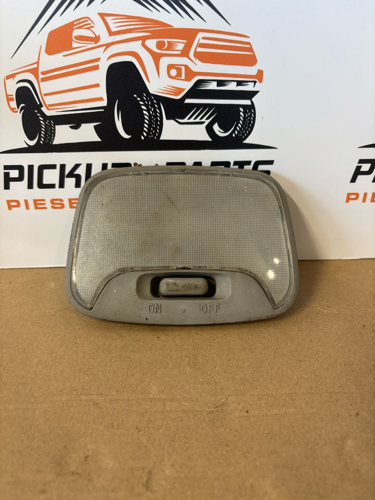 LAMPA PLAFON SPATE MITSUBISHI L200 2006,2007,2008,2009,2010,2011,2012,2013,2014