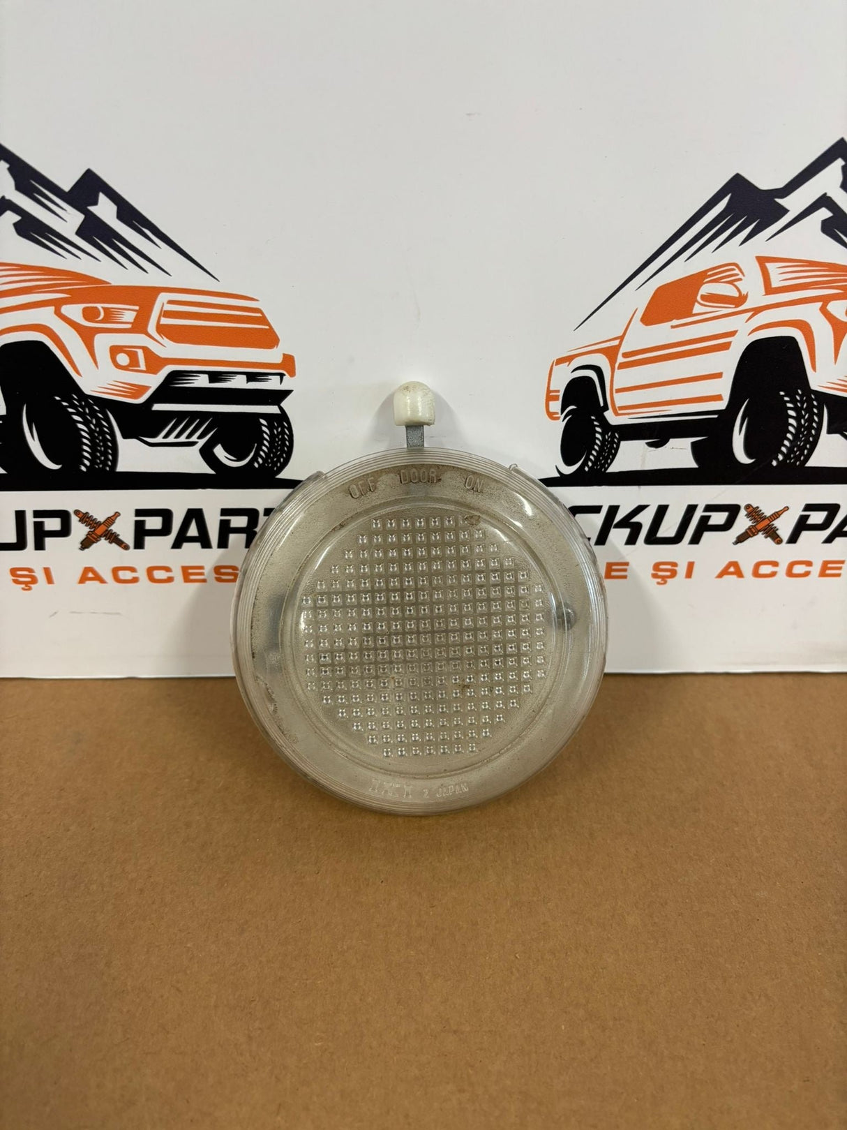 LAMPA PLAFON NISSAN NAVARA D22 2001, 2002, 2003, 2004, 2005, 2006, 2007, 2008, 2009, 2010, 2011