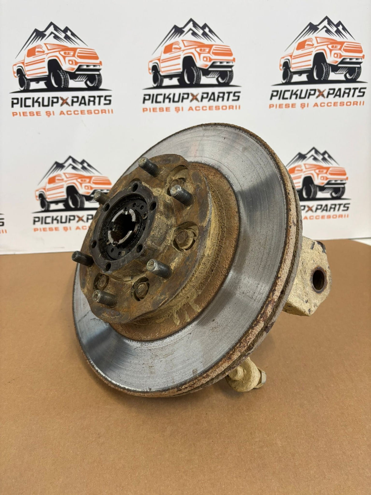 FUZETA STANGA/DREAPTA NISSAN NAVARA D22 2001, 2002, 2003, 2004, 2005, 2006, 2007, 2008, 2009, 2010, 2011