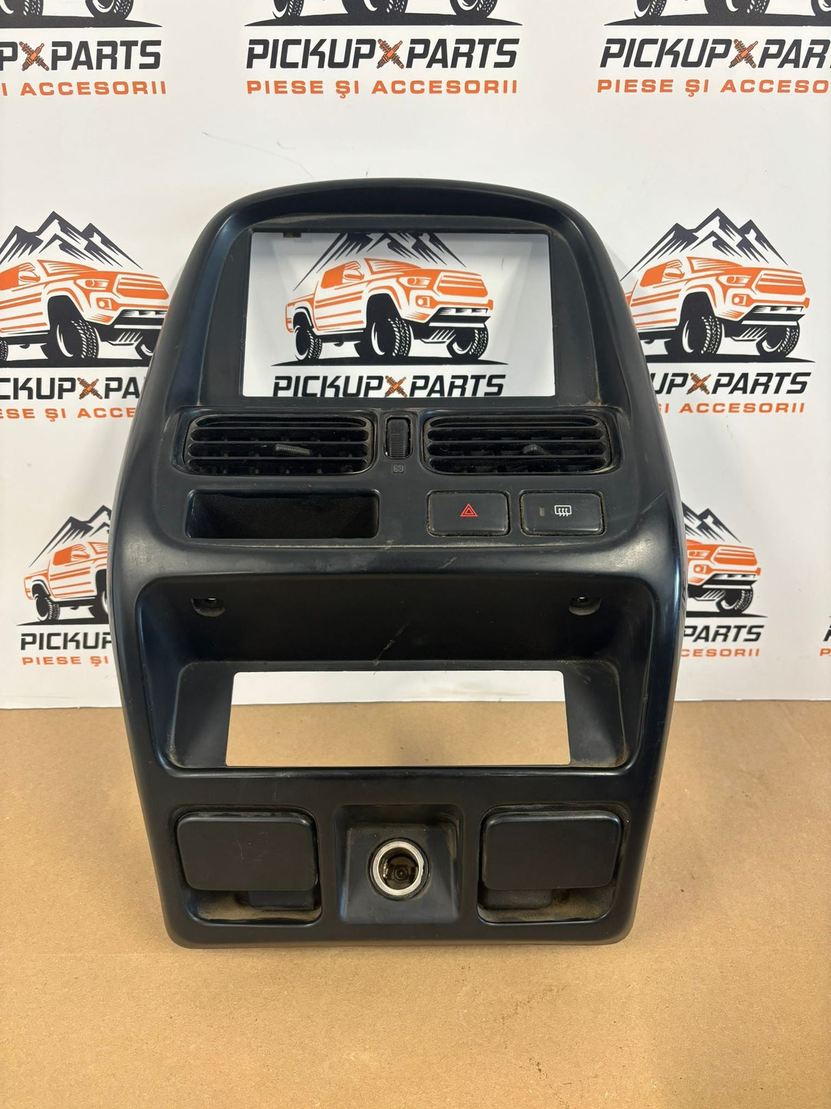 CONSOLA CENTRALA BORD NISSAN NAVARA D22 2001, 2002, 2003, 2004, 2005, 2006, 2007, 2008, 2009, 2010, 2011