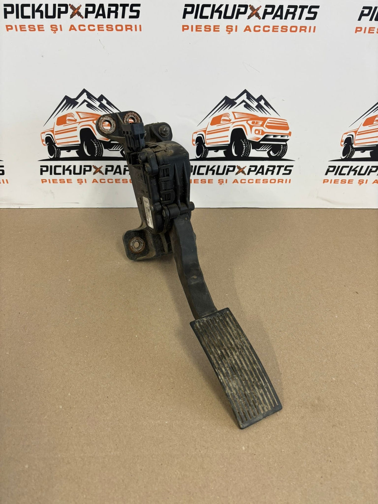 PEDALA ACCELERATIE NISSAN NAVARA D40 2005, 2006, 2007, 2008, 2009, 2010, 2011, 2012, 2013, 2014, 2015