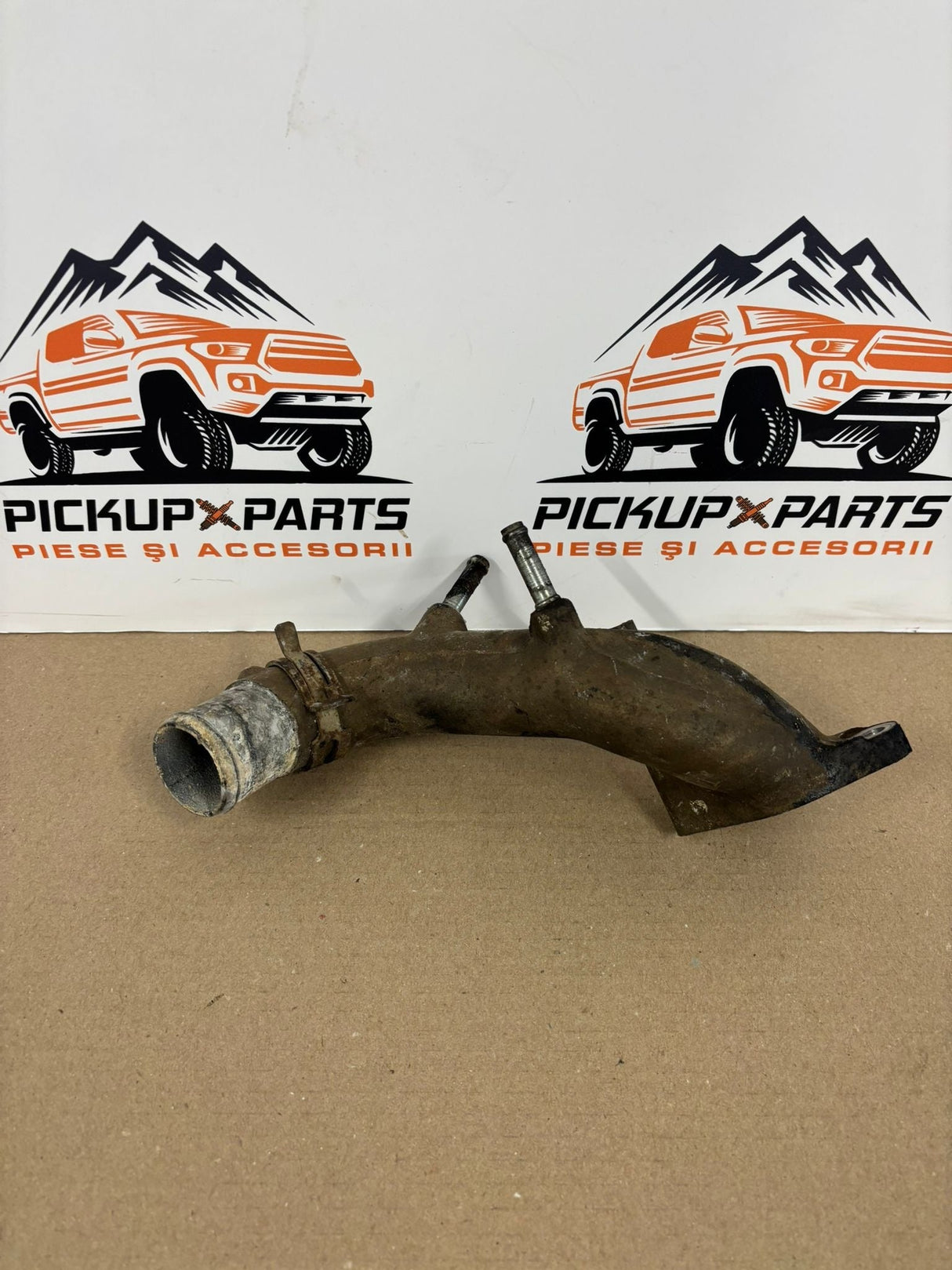 CARCASA TERMOSTAT NISSAN NAVARA D40 2005, 2006, 2007, 2008, 2009, 2010, 2011, 2012, 2013, 2014, 2015