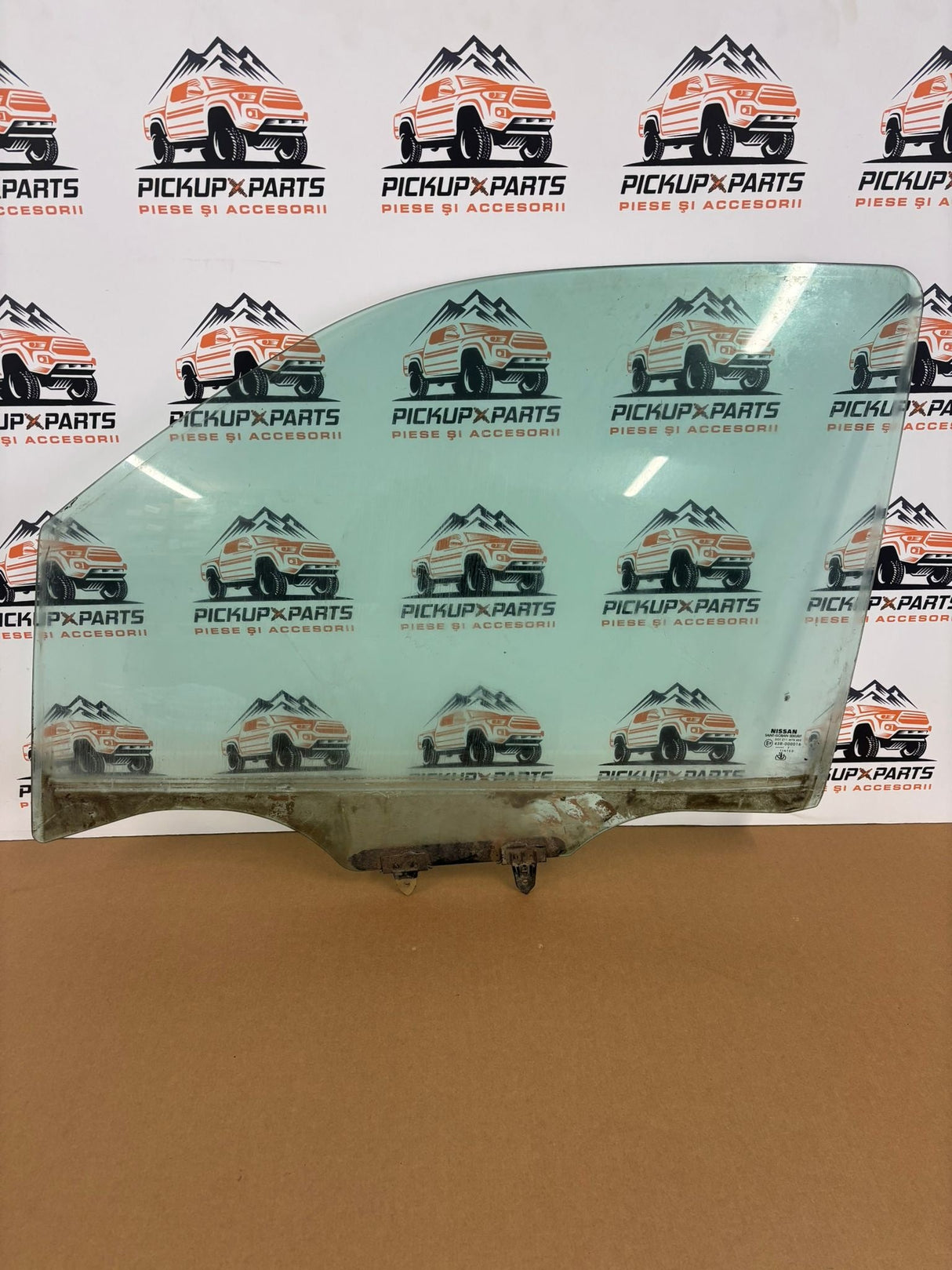 GEAM FATA STANGA/DREAPTA NISSAN NAVARA D40 2005, 2006, 2007, 2008, 2009, 2010, 2011, 2012, 2013, 2014, 2015