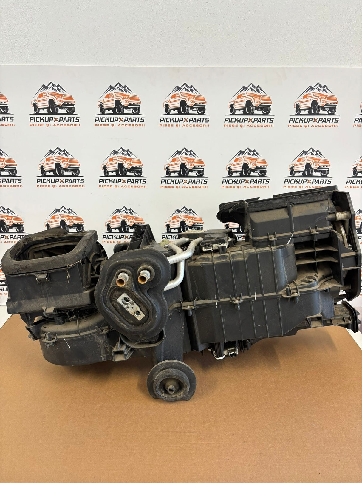 CARCASA AEROTERMA INCALZIRE HABITACLU NISSAN NAVARA D40 2005, 2006, 2007, 2008, 2009, 2010, 2011, 2012, 2013, 2014, 2015