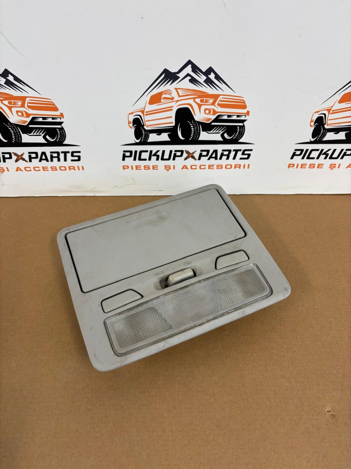 ILUMINARE INTERIOARA NISSAN NAVARA D40 2005, 2006, 2007, 2008, 2009, 2010, 2011, 2012, 2013, 2014, 2015