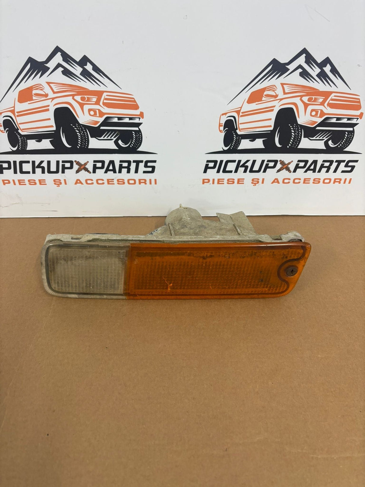 SEMNALIZARE STANGA/DREAPTA MITSUBISHI L200 1999, 2000, 2001, 2002, 2003, 2004, 2005, 2006