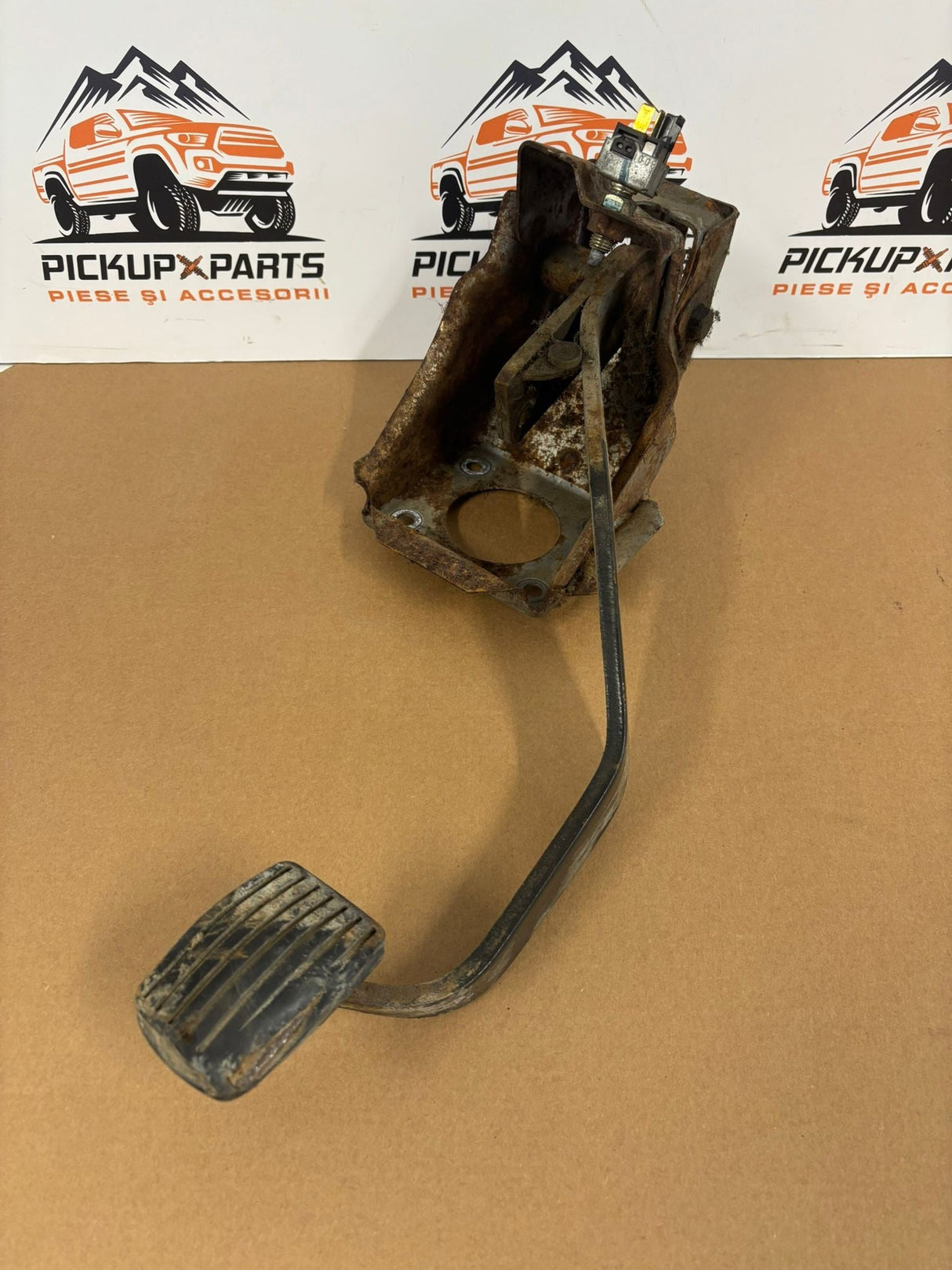 PEDALA FRANA MITSUBISHI L200 1999, 2000, 2001, 2002, 2003, 2004, 2005, 2006