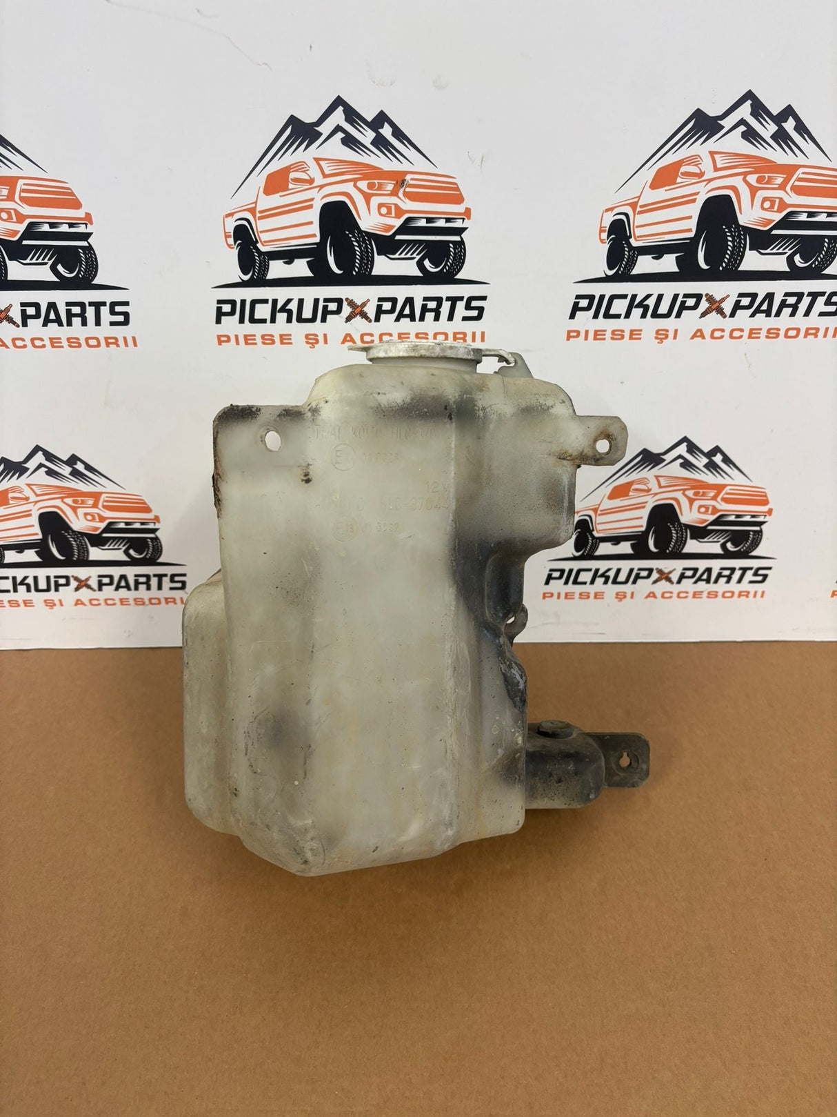 VAS LICHID PARBRIZ MITSUBISHI L200 1999, 2000, 2001, 2002, 2003, 2004, 2005, 2006