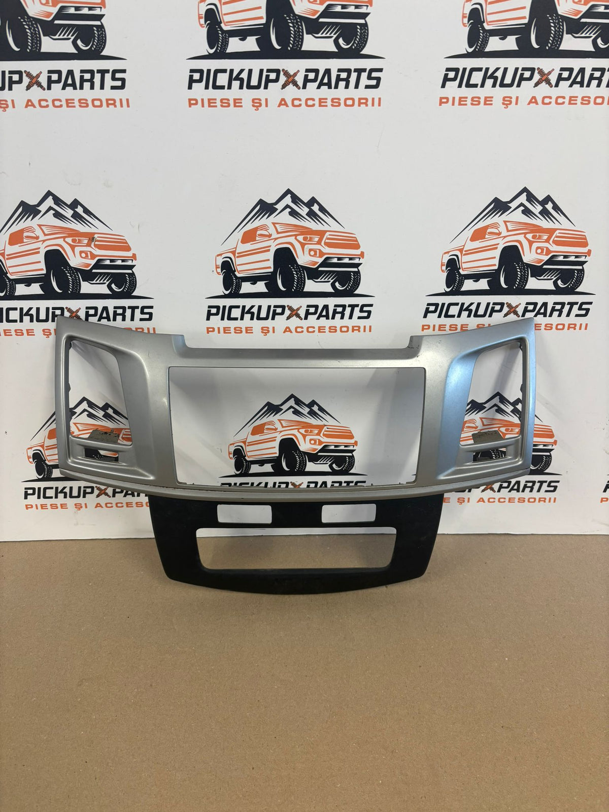 ORNAMENT BORD TOYOTA HILUX 2012, 2013, 2014, 2015