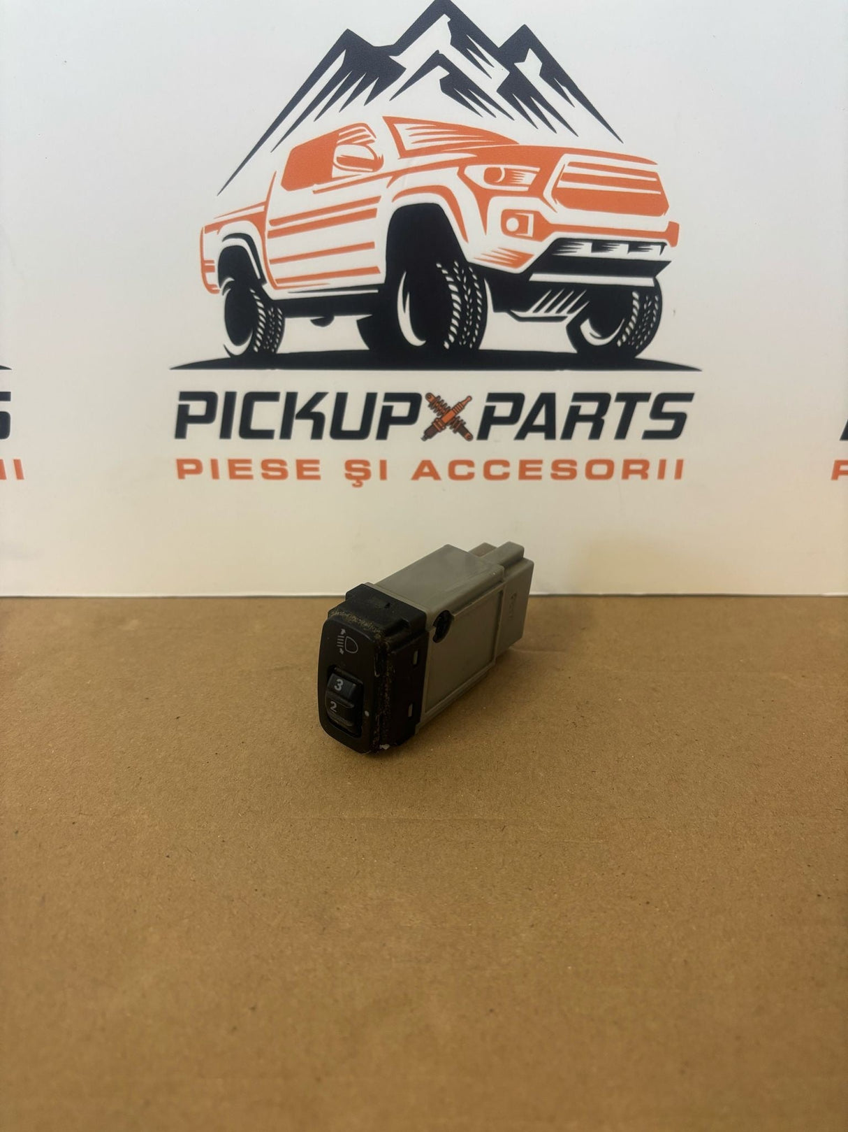 BUTON REGLAJ INALTIME FAR MITSUBISHI L200 2006, 2007, 2008, 2009, 2010, 2011, 2012, 2013, 2014