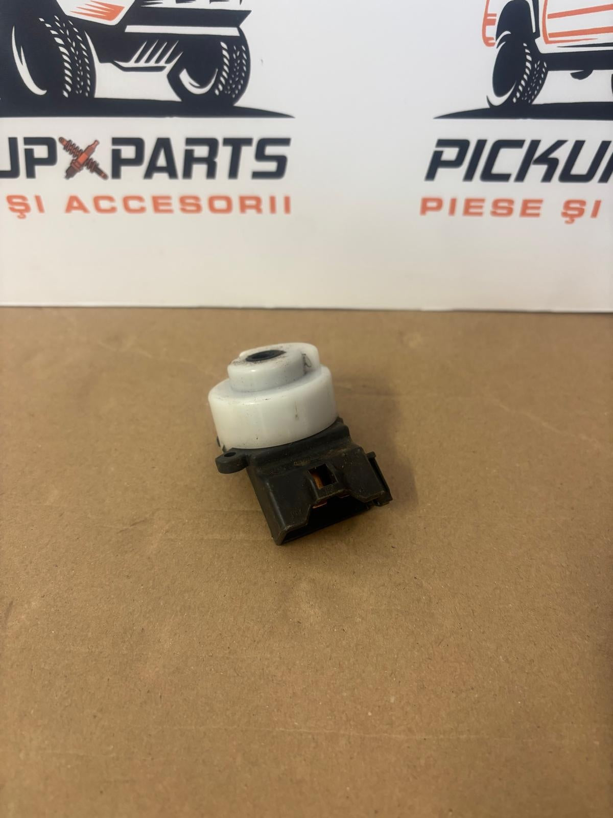 COMUTATOR DE PORNIRE MITSUBISHI L200 2006,2007,2008,2009,2010,2011,2012,2013,2014