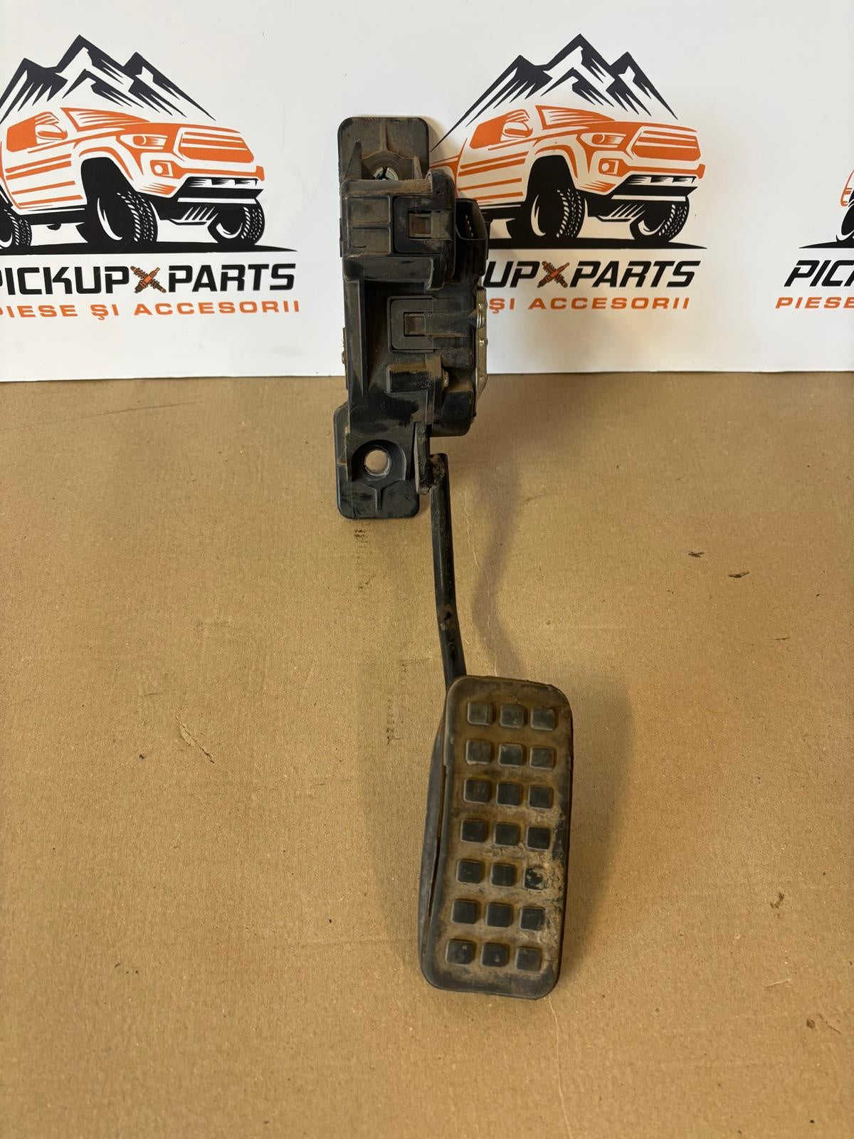 PEDALA ACCELERATIE MITSUBISHI L200 2006, 2007, 2008, 2009, 2010, 2011, 2012, 2013, 2014