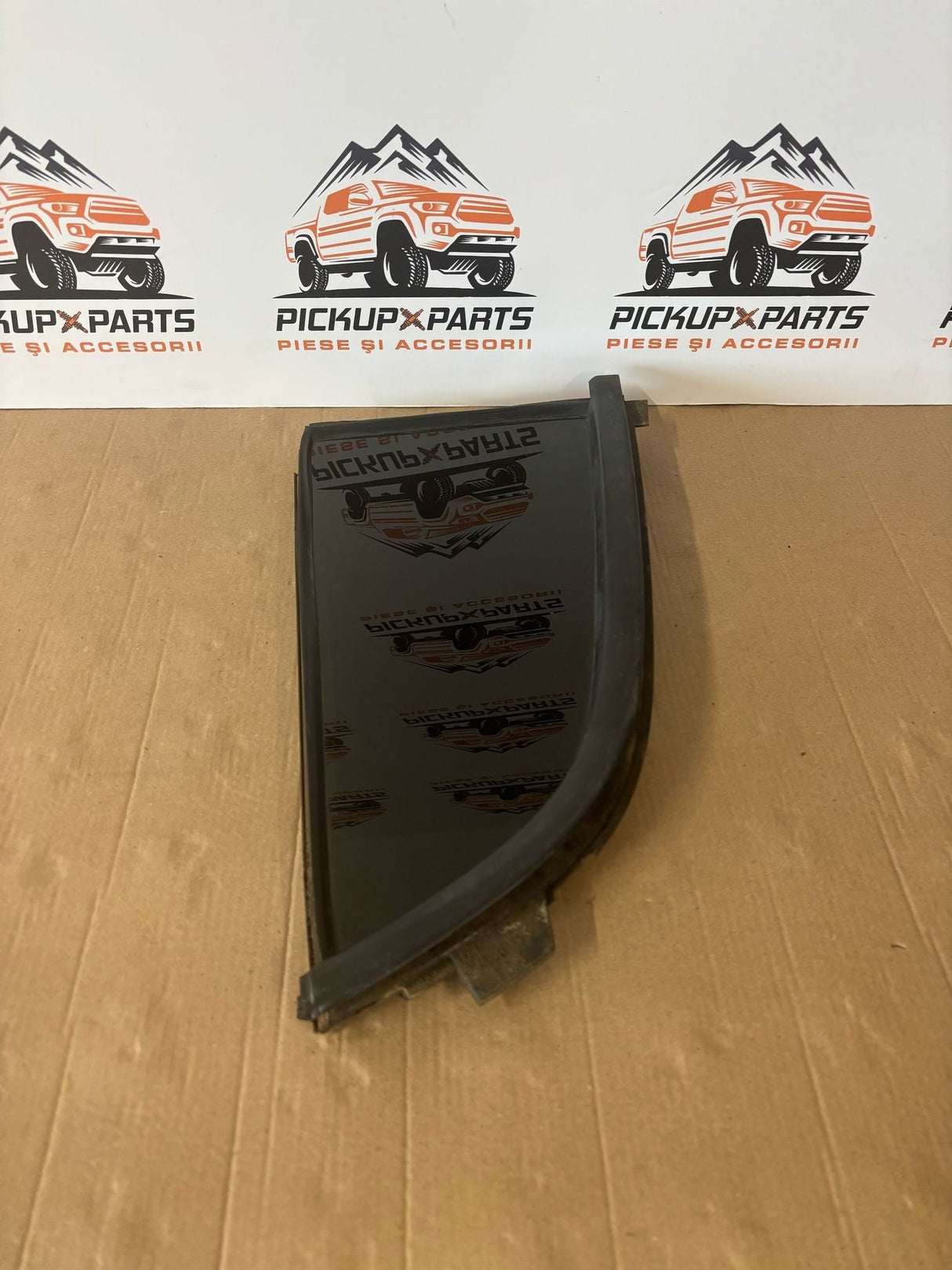 GEAM FIX SPATE STANGA/DREAPTA MITSUBISHI L200 2006, 2007, 2008, 2009, 2010, 2011, 2012, 2013, 2014