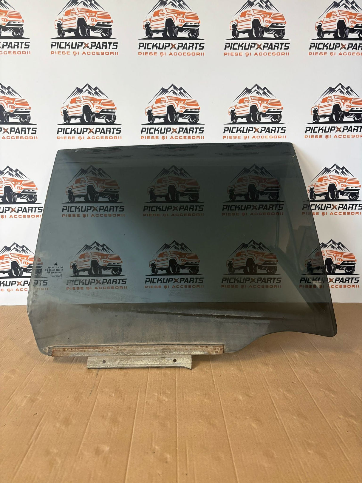 GEAM USA SPATE STANGA/DREAPTA MITSUBISHI L200 2006, 2007, 2008, 2009, 2010, 2011, 2012, 2013, 2014