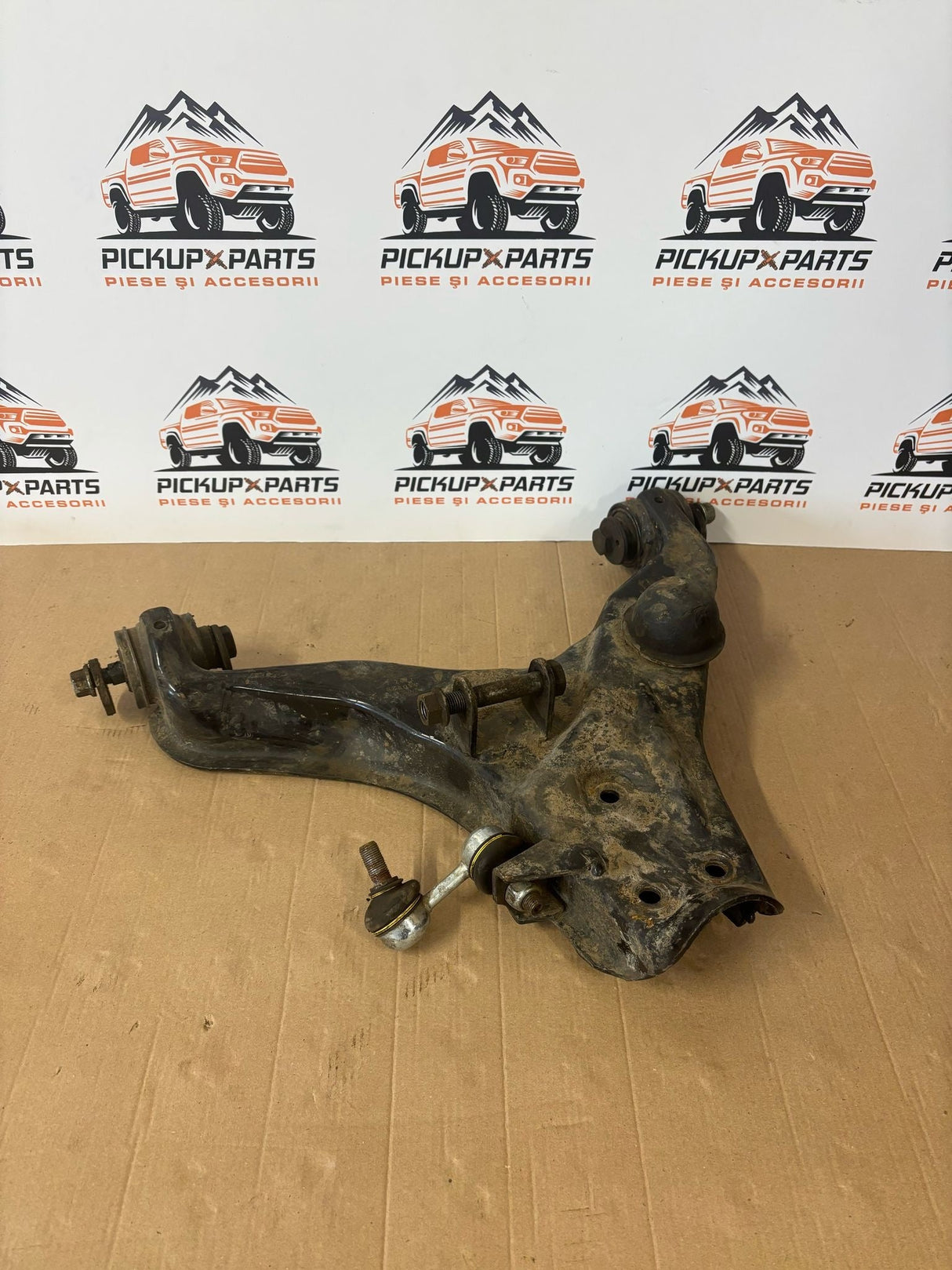 BRAT INFERIOR STANGA/DREAPTA MITSUBISHI L200 2006, 2007, 2008, 2009, 2010, 2011, 2012, 2013, 2014