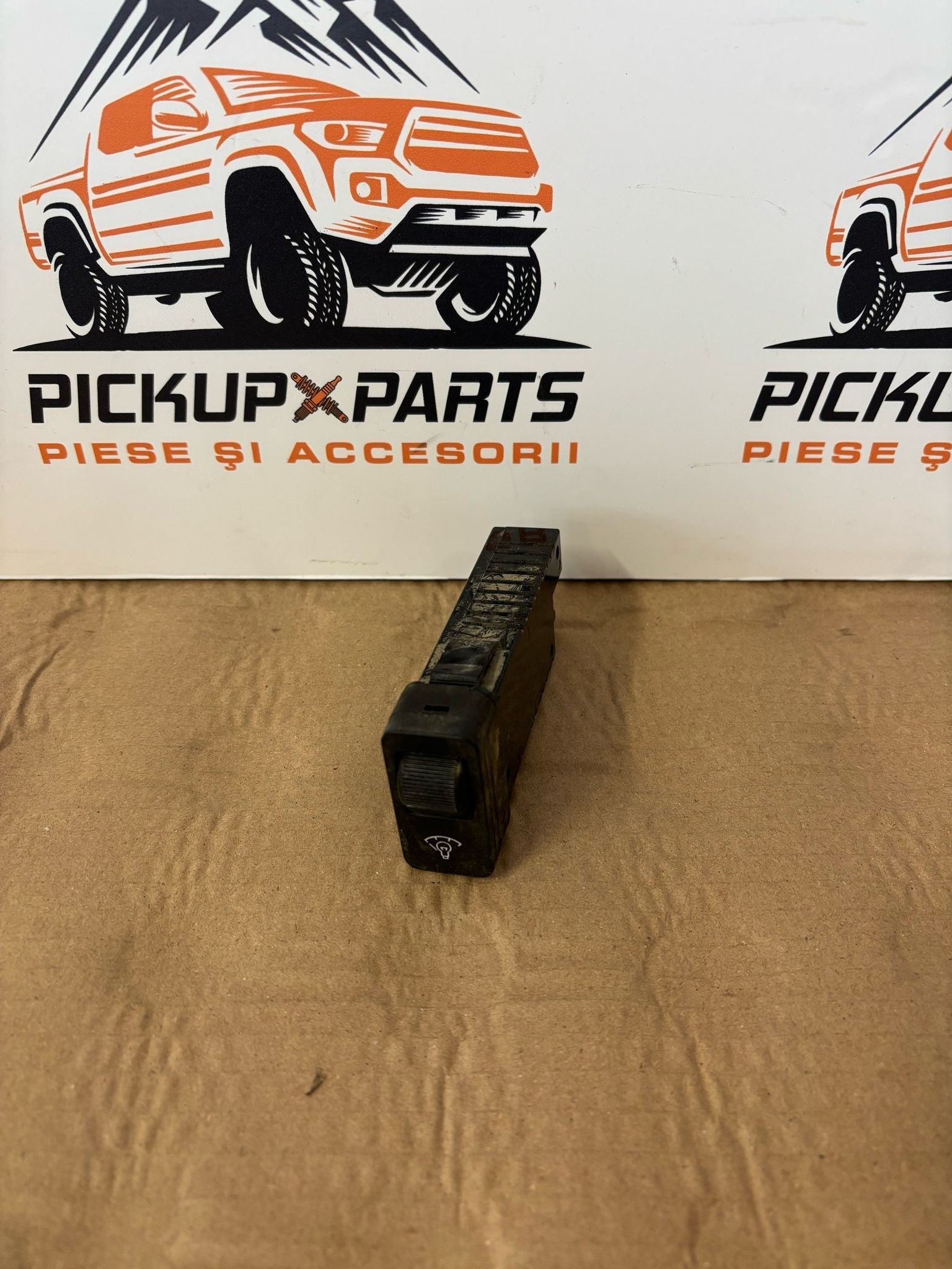 MAZDA B2500 – – Pick Up Parts