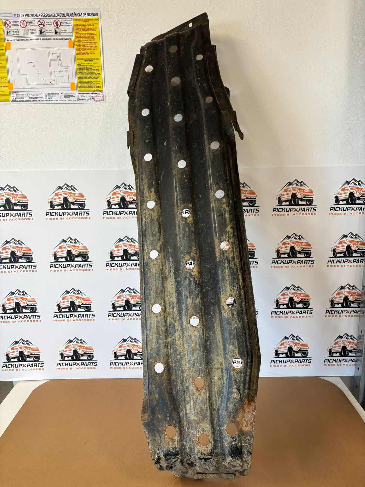 SUPORT REZERVOR NISSAN NAVARA D22 2001, 2002, 2003, 2004, 2005, 2006, 2007, 2008, 2009, 2010, 2011