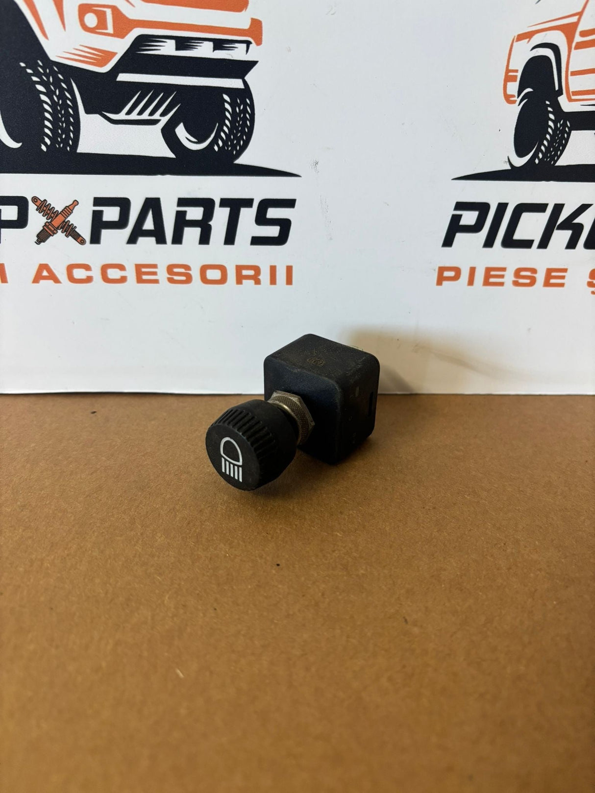 BUTON REGLAJ INALTIME FAR NISSAN NAVARA D22 2001, 2002, 2003, 2004, 2005, 2006, 2007, 2008, 2009, 2010, 2011