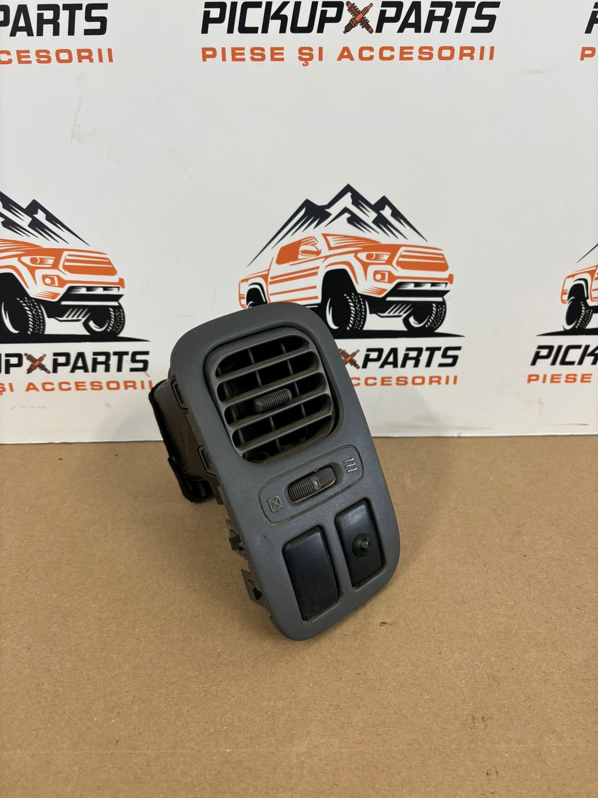 GRILA VENTILATIE AER BORD NISSAN NAVARA D22 2001, 2002, 2003, 2004, 2005, 2006, 2007, 2008, 2009, 2010, 2011