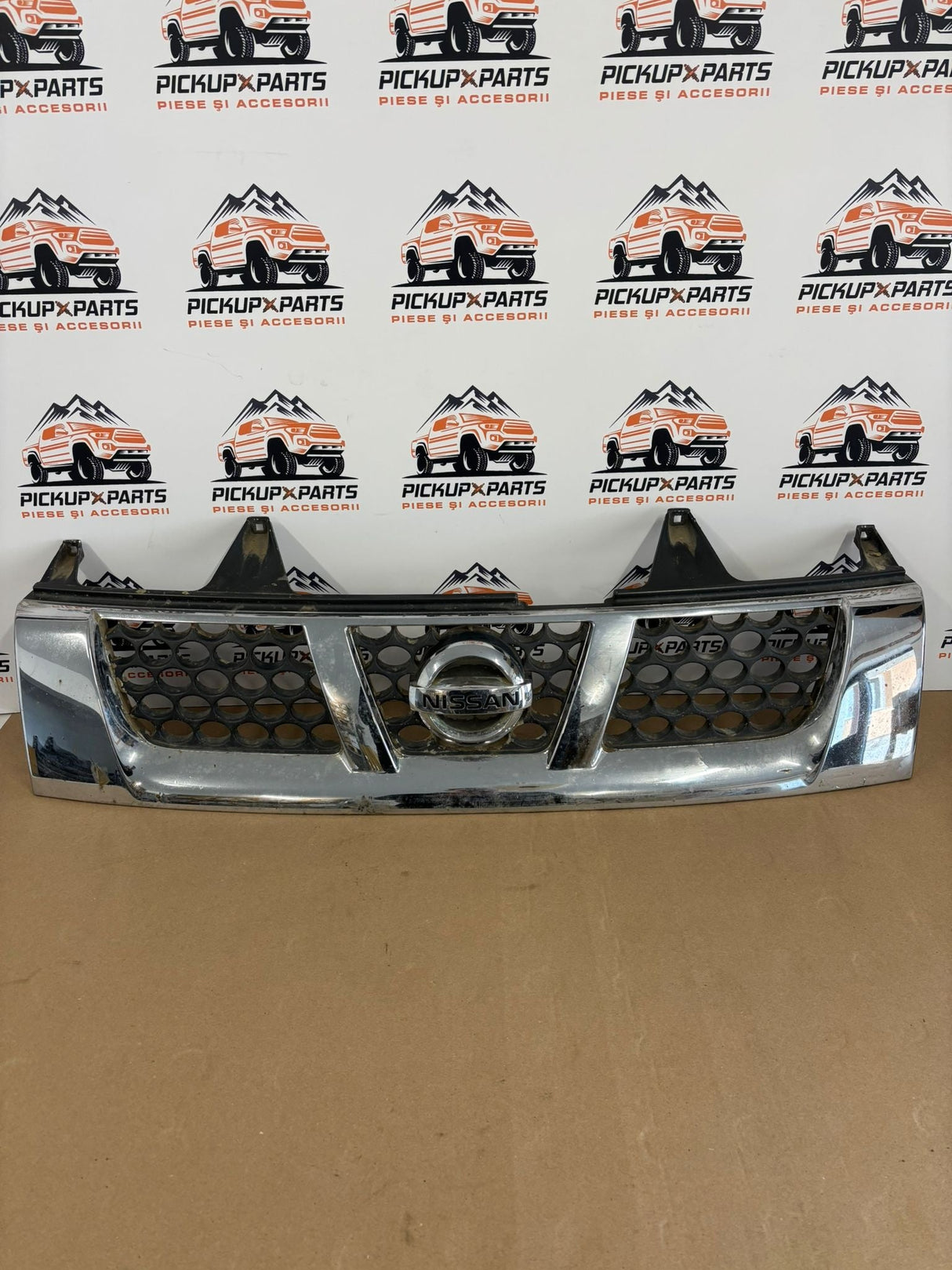 GRILA RADIATOR CROMATA NISSAN NAVARA D22 2001, 2002, 2003, 2004, 2005, 2006, 2007, 2008, 2009, 2010, 2011