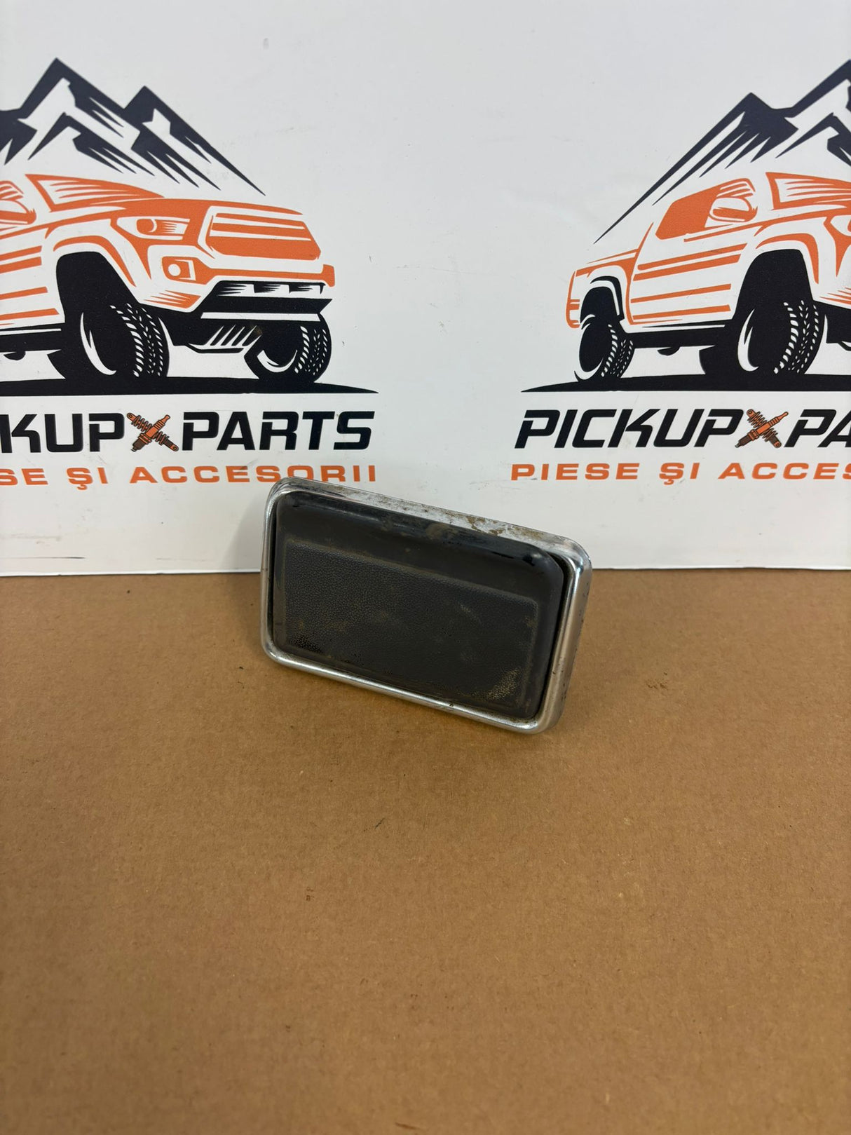 SCRUMIERA MITSUBISHI L200 1999, 2000, 2001, 2002, 2003, 2004, 2005, 2006
