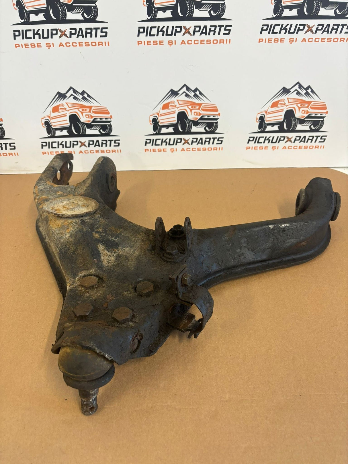 BRAT INFERIOR STANGA/DREAPTA MITSUBISHI L200 1999, 2000, 2001, 2002, 2003, 2004, 2005, 2006