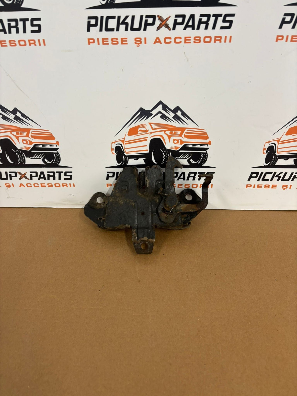 INCHIZATOR CAPOTA MITSUBISHI L200 1999, 2000, 2001, 2002, 2003, 2004, 2005, 2006