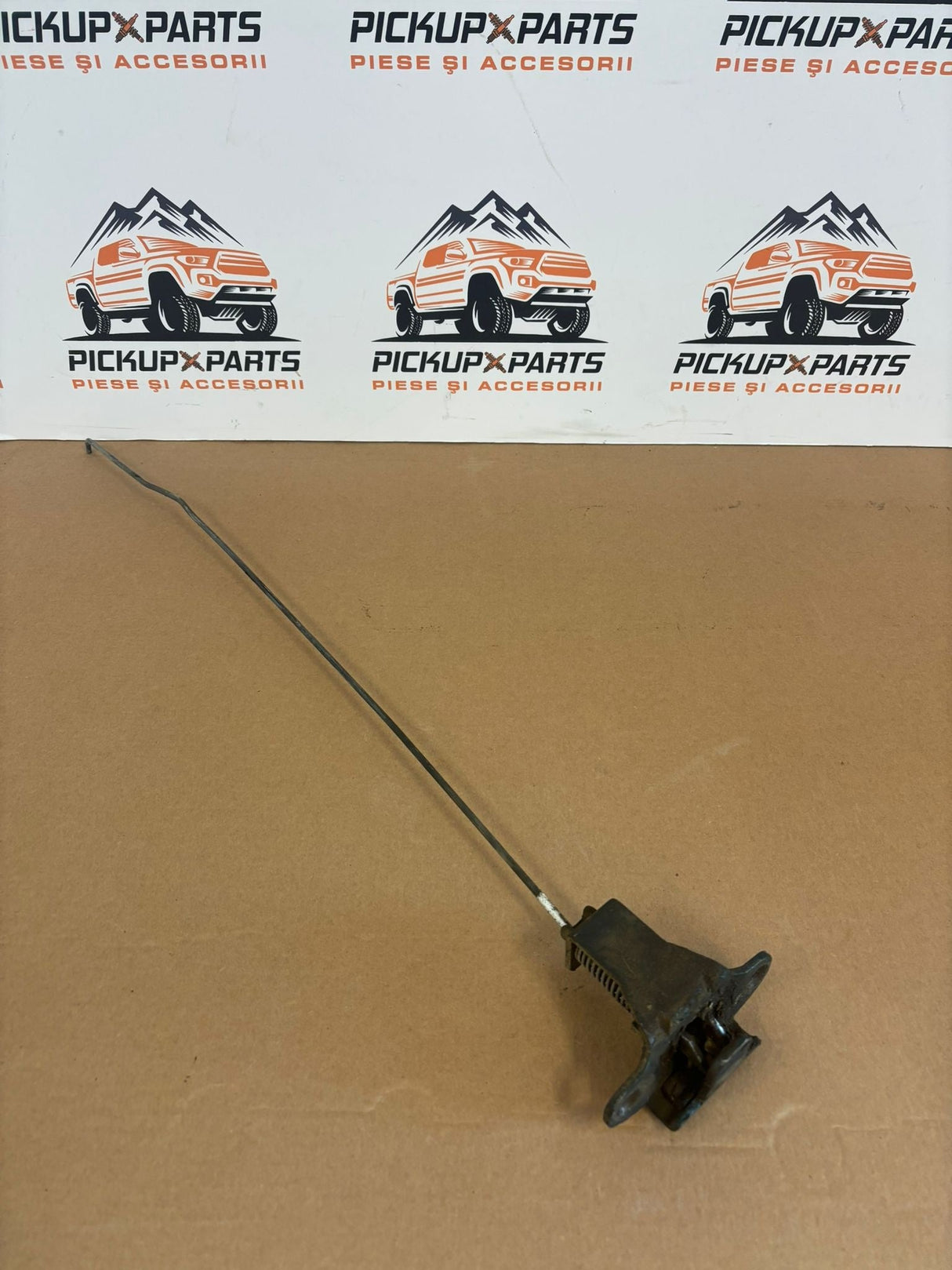 BROASCA OBLON MITSUBISHI L200 1999, 2000, 2001, 2002, 2003, 2004, 2005, 2006