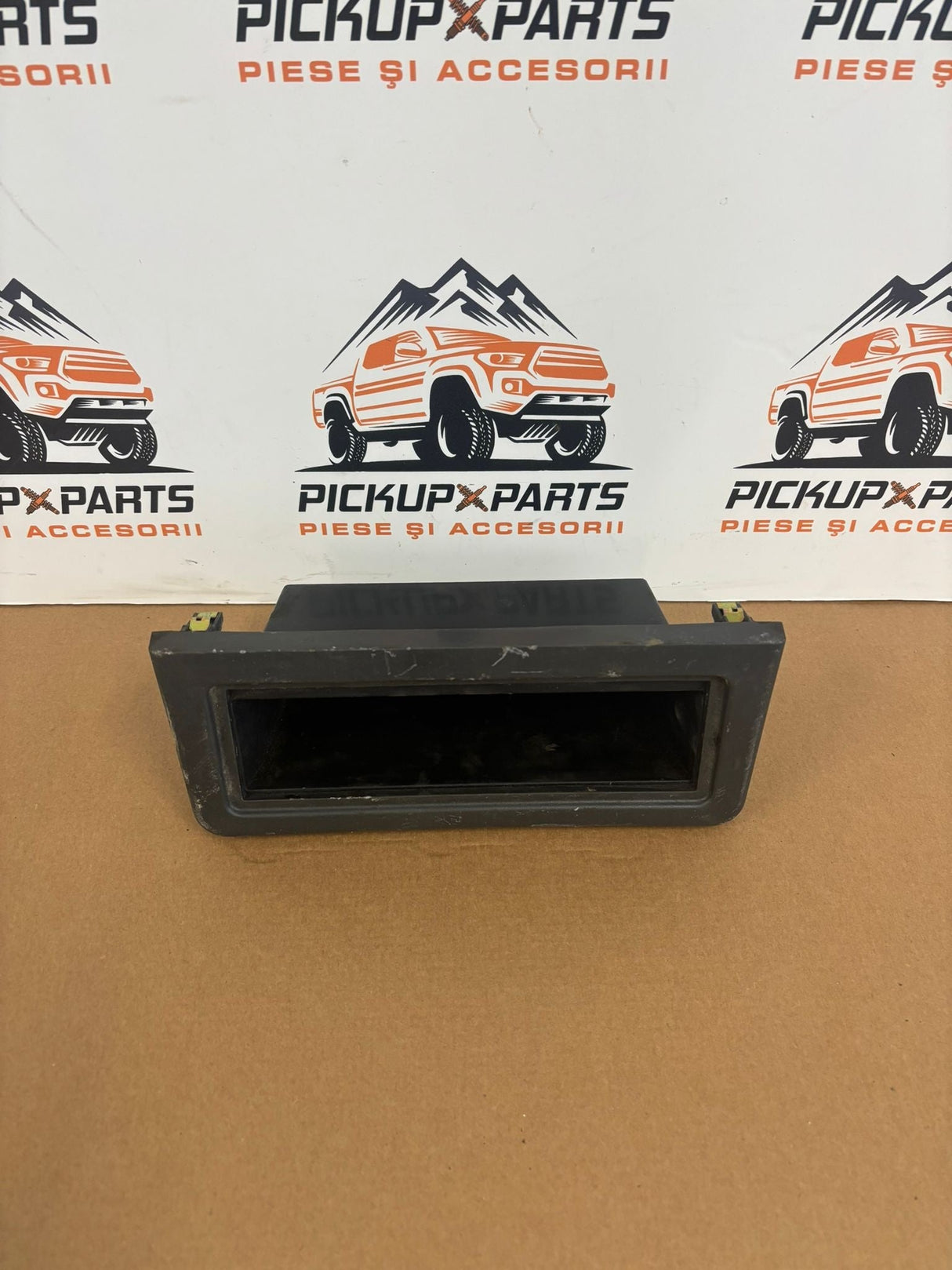 ORNAMENT BORD MITSUBISHI L200 1999, 2000, 2001, 2002, 2003, 2004, 2005, 2006