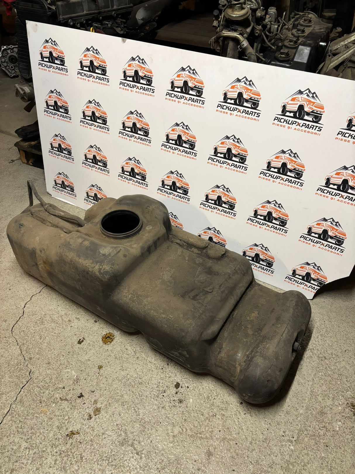 REZERVOR COMBUSTIBIL NISSAN NAVARA D40 2005, 2006, 2007, 2008, 2009, 2010, 2011, 2012, 2013, 2014, 2015