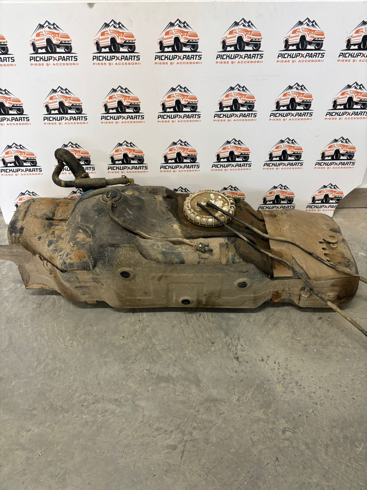 REZERVOR COMBUSTIBIL TOYOTA HILUX 2005, 2006, 2007, 2008, 2009, 2010, 2011, 2012, 2013, 2014, 2015
